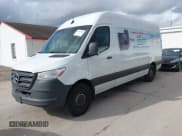 ✅ 2023 Mercedes-Benz Sprinter Cargo • VIN: W1Y40CHY0PT160400 • Lot: 41053500. Wystawiony na IAAI z przebiegiem 31 226 mil. Bezpłatny archiwum sprzedaży aukcyjnych z USA i szczegółowy raport historii pojazdu na DreamBid. Zdjęcie 2.
