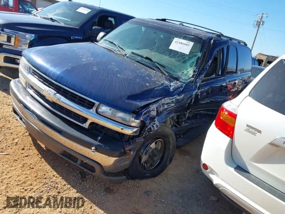 ✅ 2002 Chevrolet Suburban LS • VIN: 3GNEC16ZX2G275244 • Лот: 41486081. Опубликован ранее на IAAI с пробегом Не указан. Бесплатный доступ к архиву аукционных продаж из США и подробный отчёт об истории автомобиля на DreamBid. Изображение 2.