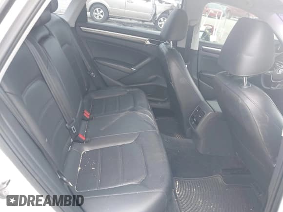 ✅ 2017 Volkswagen Passat SE • VIN: 1VWBT7A39HC040828 • Lot: 43057950. Listed on IAAI with 69,000 mi. Free auction sales archive from the USA and detailed vehicle history report at DreamBid. Image 8.