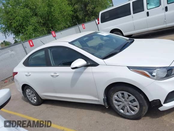 2019 Hyundai Accent SE z VIN 3KPC24A35KE060275, wystawiony jako IAAI lot #42450114 z przebiegiem 14 224 mil mil oraz . Historia ofert i sprzedaży dostępna na DreamBid. Obrazek 13.