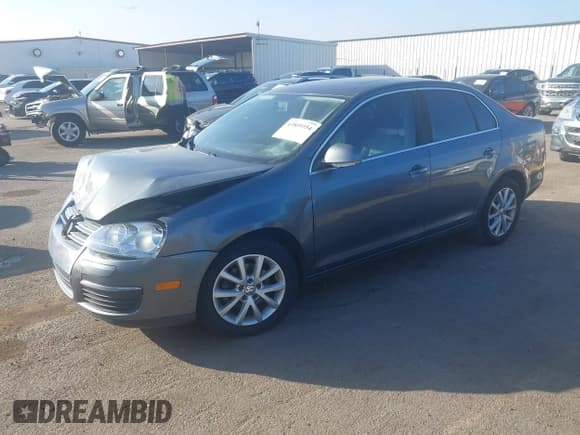 ✅ 2010 Volkswagen Jetta SE • VIN: 3VWRX7AJ4AM032027 • Lot: 43809354. Listed on IAAI with 101,704 mi. Free auction sales archive from the USA and detailed vehicle history report at DreamBid. Image 17.