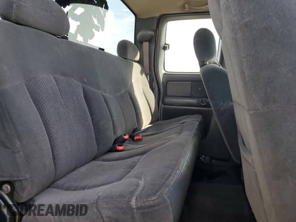 2001 Chevrolet Silverado 1500 LT z VIN 1GCEC19T01Z328774, wystawiony jako Copart lot #51870105 z przebiegiem Nie podano mil oraz Szkoda całkowita • Salvage title. Historia ofert i sprzedaży dostępna na DreamBid. Obrazek 10.