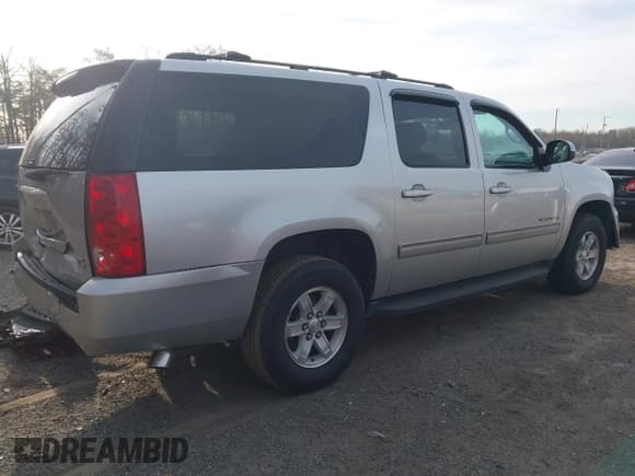 ✅ 2014 GMC Yukon XL SLE • VIN: 1GKS2HE73ER217749 • Лот: 43700753. Опубликован ранее на IAAI с пробегом 186 372 миль. Бесплатный доступ к архиву аукционных продаж из США и подробный отчёт об истории автомобиля на DreamBid. Изображение 4.