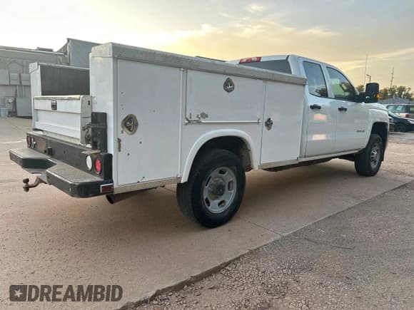 ✅ 2017 Chevrolet Silverado 2500HD • VIN: 1GB2KUEG3HZ201970 • Лот: 72195734. Опубликован ранее на Copart с пробегом 254 058 миль. Бесплатный доступ к архиву аукционных продаж из США и подробный отчёт об истории автомобиля на DreamBid. Изображение 4.