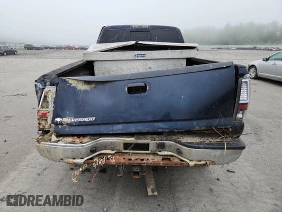 ✅ 2006 Chevrolet Silverado 2500HD Work Truck • VIN: 1GCHK29U46E171912 • Lot: 61402835. Wystawiony na Copart z przebiegiem Nie podano. Bezpłatny archiwum sprzedaży aukcyjnych z USA i szczegółowy raport historii pojazdu na DreamBid. Zdjęcie 6.