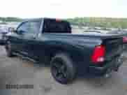 2018 Ram 1500 Tradesman z VIN 1C6RR6FT1JS315582, wystawiony jako IAAI lot #43103479 z przebiegiem 105 776 mil mil oraz . Historia ofert i sprzedaży dostępna na DreamBid. Obrazek 3.