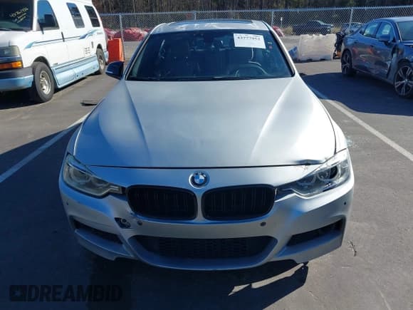 ✅ 2012 BMW 3 Series 335i • VIN: WBA3A9G59CNP35581 • Lot: 43777952. Wystawiony na IAAI z przebiegiem 160 393 mil. Bezpłatny archiwum sprzedaży aukcyjnych z USA i szczegółowy raport historii pojazdu na DreamBid. Zdjęcie 12.