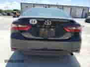 2023 Toyota Camry LE z VIN 4T1C11BK0PU083197, wystawiony jako Copart lot #64838595 z przebiegiem 67 089 mil mil oraz Nie do naprawy • Non repairable. Historia ofert i sprzedaży dostępna na DreamBid. Obrazek 6.