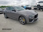✅ 2022 Maserati Levante Modena S • VIN: ZN661ZUM4NX393104 • Лот: 54906085. Опубликован ранее на Copart с пробегом 11 800 миль. Бесплатный доступ к архиву аукционных продаж из США и подробный отчёт об истории автомобиля на DreamBid. Изображение 4.
