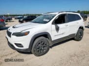 ✅ 2022 Jeep Cherokee X • VIN: 1C4PJMCX2ND536198 • Лот: 86801205. Опубликован ранее на Copart с пробегом 51 238 миль. Бесплатный доступ к архиву аукционных продаж из США и подробный отчёт об истории автомобиля на DreamBid. Изображение 1.
