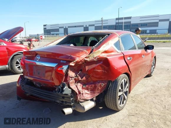 ✅ 2016 Nissan Altima SR • VIN: 1N4AL3AP2GC131101 • Lot: 43615317. Wystawiony na IAAI z przebiegiem 186 202 mil. Bezpłatny archiwum sprzedaży aukcyjnych z USA i szczegółowy raport historii pojazdu na DreamBid. Zdjęcie 4.