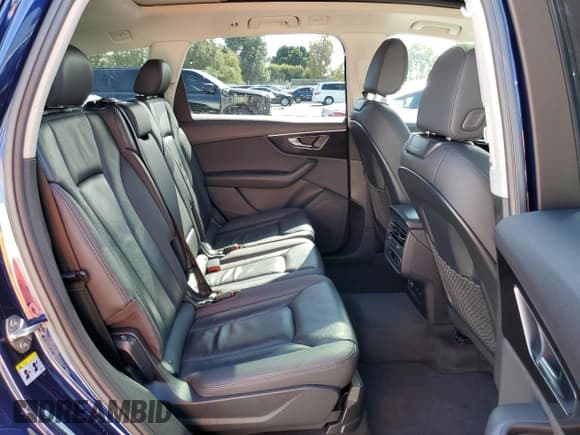 ✅ 2022 Audi Q7 Premium • VIN: WA1AJBF78ND014322 • Lot: 87441805. Wystawiony na Copart z przebiegiem 178 461 mil. Bezpłatny archiwum sprzedaży aukcyjnych z USA i szczegółowy raport historii pojazdu na DreamBid. Zdjęcie 11.