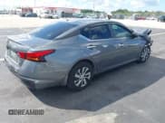 ✅ 2020 Nissan Altima S • VIN: 1N4BL4BV7LC179808 • Лот: 43517732. Опубликован ранее на IAAI с пробегом 76 648 миль. Бесплатный доступ к архиву аукционных продаж из США и подробный отчёт об истории автомобиля на DreamBid. Изображение 4.