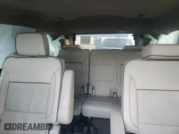 ✅ 2025 GMC Yukon Denali • VIN: 1GKS2DRL9SR244451 • Лот: 92824635. Опубликован ранее на Copart с пробегом 5 587 миль. Бесплатный доступ к архиву аукционных продаж из США и подробный отчёт об истории автомобиля на DreamBid. Изображение 10.