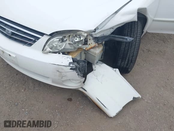 ✅ 2002 Kia Spectra • VIN: KNAFB121725173856 • Лот: 42609686. Опубликован ранее на IAAI с пробегом 160 894 миль. Бесплатный доступ к архиву аукционных продаж из США и подробный отчёт об истории автомобиля на DreamBid. Изображение 6.