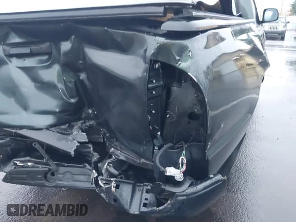 ✅ 2011 Toyota Tacoma • VIN: 5TFNX4CN9BX008107 • Lot: 43610146. Listed on IAAI with 120,891 mi. Free auction sales archive from the USA and detailed vehicle history report at DreamBid. Image 18.