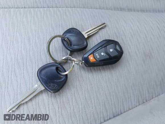 2007 Hyundai Santa Fe GLS z VIN 5NMSG73D17H033983, wystawiony jako IAAI lot #43612677 z przebiegiem 146 432 mil mil oraz . Historia ofert i sprzedaży dostępna na DreamBid. Obrazek 11.