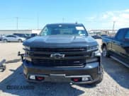 ✅ 2020 Chevrolet Silverado 1500 LT Trail Boss • VIN: 1GCPYFED4LZ183263 • Lot: 43146289. Wystawiony na IAAI z przebiegiem 109 467 mil. Bezpłatny archiwum sprzedaży aukcyjnych z USA i szczegółowy raport historii pojazdu na DreamBid. Zdjęcie 12.