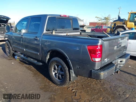 ✅ 2014 Nissan Titan SV • VIN: 1N6AA0EC0EN506620 • Lot: 41432210. Listed on IAAI with 333,218 mi. Free auction sales archive from the USA and detailed vehicle history report at DreamBid. Image 3.