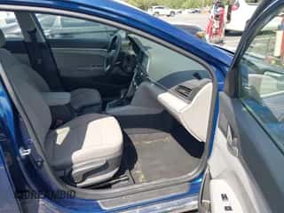 2020 Hyundai Elantra SE with VIN 5NPD74LF2LH510555, listed as a IAAI auction lot 43128247 with 58,696 mi miles and . Bid and sale history available at DreamBid. Image 5.