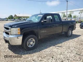 ✅ 2008 Chevrolet Silverado 2500HD 1LT • VIN: 1GCHK29K78E148741 • Lot: 63914665. Wystawiony na Copart z przebiegiem 201 562 mil. Bezpłatny archiwum sprzedaży aukcyjnych z USA i szczegółowy raport historii pojazdu na DreamBid. Zdjęcie 1.