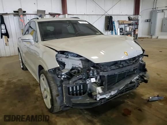 ✅ 2022 Porsche Cayenne Turbo • VIN: WP1AF2AY1NDA44445 • Lot: 70694245. Listed on Copart with 46,520 mi. Free auction sales archive from the USA and detailed vehicle history report at DreamBid. Image 14.