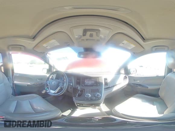 ✅ 2020 Toyota Sienna XLE • VIN: 5TDYZ3DC8LS030721 • Lot: 81811265. Wystawiony na Copart z przebiegiem 140 607 mil. Bezpłatny archiwum sprzedaży aukcyjnych z USA i szczegółowy raport historii pojazdu na DreamBid. Zdjęcie 16.