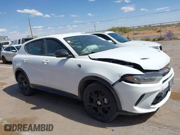 2024 Dodge Hornet R/T z VIN ZACPDFCWXR3A30157, wystawiony jako IAAI lot #42201097 z przebiegiem 21 854 mil mil oraz . Historia ofert i sprzedaży dostępna na DreamBid. Obrazek 13.