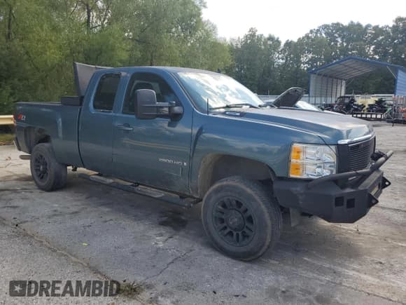 ✅ 2007 Chevrolet Silverado 2500HD Work Truck • VIN: 1GCHK29K97E574543 • Лот: 84603735. Опубликован ранее на Copart с пробегом 230 431 миль. Бесплатный доступ к архиву аукционных продаж из США и подробный отчёт об истории автомобиля на DreamBid. Изображение 4.