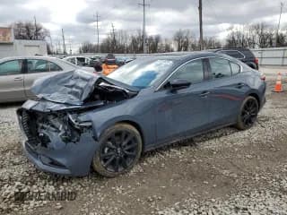 ✅ 2025 Mazda 3 Premium Plus • VIN: 3MZBPBEY1SM450218 • Лот: 47816635. Опубликован ранее на Copart с пробегом Не указан. Бесплатный доступ к архиву аукционных продаж из США и подробный отчёт об истории автомобиля на DreamBid. Изображение 1.