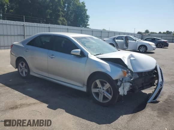 2014 Toyota Camry L z VIN 4T1BF1FK6EU436837, wystawiony jako Copart lot #66160825 z przebiegiem 100 755 mil mil oraz Szkoda całkowita • Salvage title. Historia ofert i sprzedaży dostępna na DreamBid. Obrazek 4.