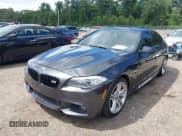 ✅ 2013 BMW 5 Series 550i xDrive • VIN: WBAFU9C50DDY71647 • Лот: 43031478. Опубликован ранее на IAAI с пробегом 132 004 миль. Бесплатный доступ к архиву аукционных продаж из США и подробный отчёт об истории автомобиля на DreamBid. Изображение 2.