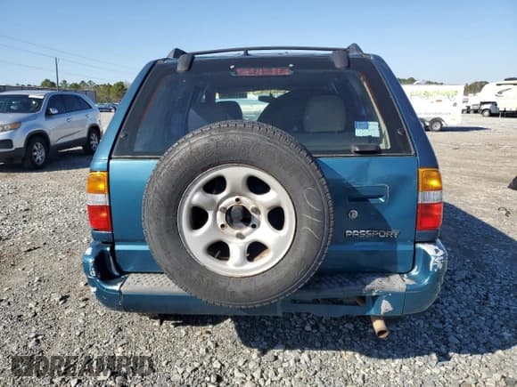 ✅ 2002 Honda Passport LX • VIN: 4S6CK58W424405807 • Lot: 46143975. Listed on Copart with 269,629 mi. Free auction sales archive from the USA and detailed vehicle history report at DreamBid. Image 6.