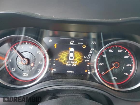 ✅ 2022 Dodge Charger SXT • VIN: 2C3CDXBG6NH201090 • Lot: 80401595. Wystawiony na Copart z przebiegiem 63 642 mil. Bezpłatny archiwum sprzedaży aukcyjnych z USA i szczegółowy raport historii pojazdu na DreamBid. Zdjęcie 9.