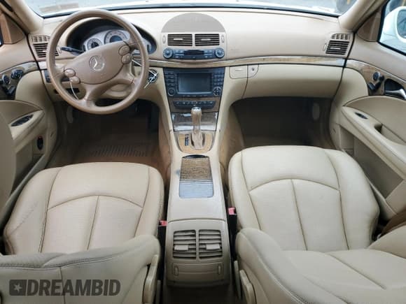 ✅ 2007 Mercedes-Benz E 350 • VIN: WDBUF87XX7B135825 • Lot: 82599305. Wystawiony na Copart z przebiegiem 164 888 mil. Bezpłatny archiwum sprzedaży aukcyjnych z USA i szczegółowy raport historii pojazdu na DreamBid. Zdjęcie 8.