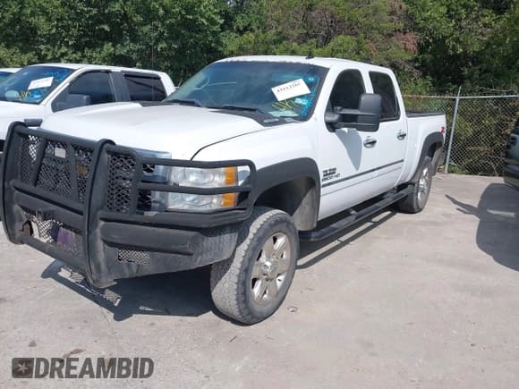 ✅ 2014 Chevrolet Silverado 2500HD LT • VIN: 1GC1KXCG1EF131636 • Lot: 43112265. Listed on IAAI with 309,813 mi. Free auction sales archive from the USA and detailed vehicle history report at DreamBid. Image 2.
