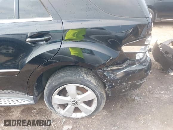 ✅ 2011 Mercedes-Benz M 350 • VIN: 4JGBB8GB7BA672347 • Lot: 43022379. Listed on IAAI with 154,147 mi. Free auction sales archive from the USA and detailed vehicle history report at DreamBid. Image 6.