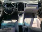 ✅ 2006 Toyota Highlander w/3rd Row • VIN: JTEDD21A060146685 • Lot: 64264525. Listed on Copart with 88,633 mi. Free auction sales archive from the USA and detailed vehicle history report at DreamBid. Image 8.