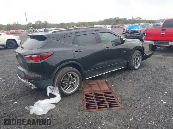 ✅ 2020 Chevrolet Blazer LT • VIN: 3GNKBHRS7LS645240 • Lot: 43424116. Listed on IAAI with 70,422 mi. Free auction sales archive from the USA and detailed vehicle history report at DreamBid. Image 4.