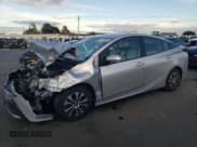 ✅ 2022 Toyota Prius LE • VIN: JTDL9MFU8N3033211 • Lot: 91295795. Wystawiony na Copart z przebiegiem 31 870 mil. Bezpłatny archiwum sprzedaży aukcyjnych z USA i szczegółowy raport historii pojazdu na DreamBid. Zdjęcie 1.