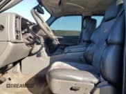 ✅ 2004 Chevrolet Silverado 1500 • VIN: 1GCEC19T94Z308172 • Lot: 92739045. Wystawiony na Copart z przebiegiem 370 712 mil. Bezpłatny archiwum sprzedaży aukcyjnych z USA i szczegółowy raport historii pojazdu na DreamBid. Zdjęcie 7.