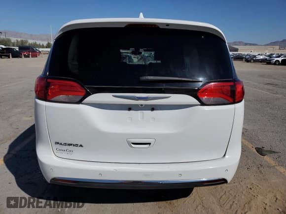 ✅ 2018 Chrysler Pacifica Touring L • VIN: 2C4RC1BG5JR305662 • Lot: 84761415. Listed on Copart with 125,551 mi. Free auction sales archive from the USA and detailed vehicle history report at DreamBid. Image 6.
