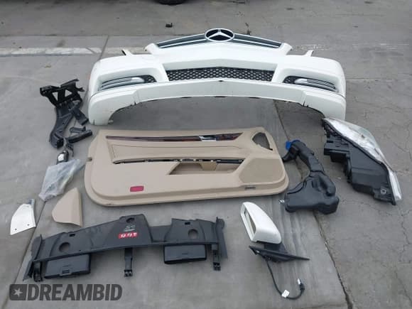 ✅ 2013 Mercedes-Benz E 350 • VIN: WDDKJ5KB9DF200871 • Lot: 42715286. Wystawiony na IAAI z przebiegiem 36 556 mil. Bezpłatny archiwum sprzedaży aukcyjnych z USA i szczegółowy raport historii pojazdu na DreamBid. Zdjęcie 12.