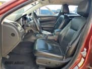 ✅ 2016 Chrysler 300 C • VIN: 2C3CCAEG5GH319890 • Lot: 70529485. Wystawiony na Copart z przebiegiem 183 458 mil. Bezpłatny archiwum sprzedaży aukcyjnych z USA i szczegółowy raport historii pojazdu na DreamBid. Zdjęcie 7.