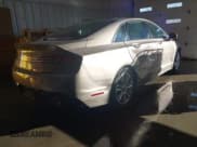 ✅ 2015 Lincoln MKZ Hybrid • VIN: 3LN6L2LU3FR614329 • Lot: 41295489. Wystawiony na IAAI z przebiegiem 103 909 mil. Bezpłatny archiwum sprzedaży aukcyjnych z USA i szczegółowy raport historii pojazdu na DreamBid. Zdjęcie 4.