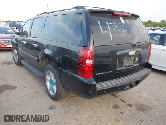 ✅ 2008 Chevrolet Suburban LTZ • VIN: 3GNFC16058G225852 • Лот: 43115717. Опубликован ранее на IAAI с пробегом 119 308 миль. Бесплатный доступ к архиву аукционных продаж из США и подробный отчёт об истории автомобиля на DreamBid. Изображение 3.