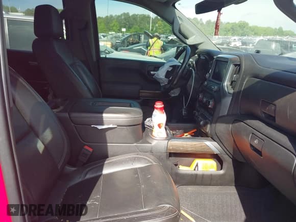 ✅ 2020 Chevrolet Silverado 1500 RST • VIN: 1GCUYEEL0LZ291304 • Lot: 42067913. Wystawiony na IAAI z przebiegiem 139 076 mil. Bezpłatny archiwum sprzedaży aukcyjnych z USA i szczegółowy raport historii pojazdu na DreamBid. Zdjęcie 5.