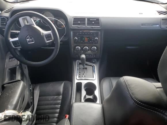 ✅ 2014 Dodge Challenger SXT Plus • VIN: 2C3CDYAG5EH176643 • Lot: 76302694. Wystawiony na Copart z przebiegiem 21 090 mil. Bezpłatny archiwum sprzedaży aukcyjnych z USA i szczegółowy raport historii pojazdu na DreamBid. Zdjęcie 8.