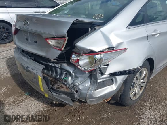 ✅ 2012 Hyundai Sonata GLS • VIN: 5NPEB4AC1CH339356 • Лот: 43509523. Опубликован ранее на IAAI с пробегом 208 636 миль. Бесплатный доступ к архиву аукционных продаж из США и подробный отчёт об истории автомобиля на DreamBid. Изображение 6.