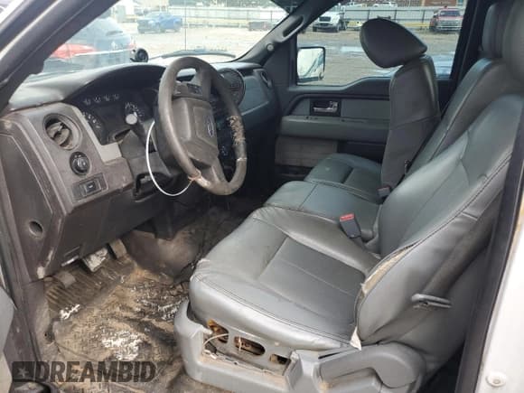 ✅ 2012 Ford F-150 XL • VIN: 1FTMF1CM3CKD50008 • Lot: 65497265. Wystawiony na Copart z przebiegiem Nie podano. Bezpłatny archiwum sprzedaży aukcyjnych z USA i szczegółowy raport historii pojazdu na DreamBid. Zdjęcie 7.